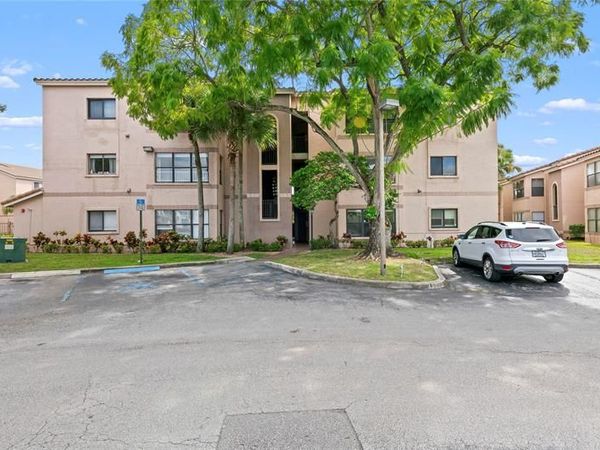 2906 S University Dr, Unit 10204, Davie, FL 33328
