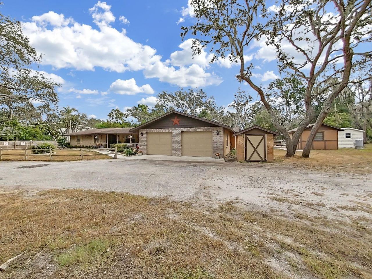 4111 Robinson Road, Valrico, FL 33594 Photo