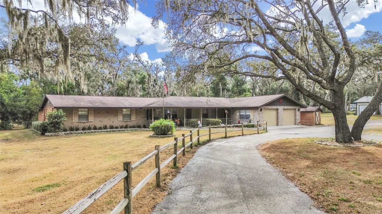 4111 Robinson Road, Valrico, FL 33594 Photo