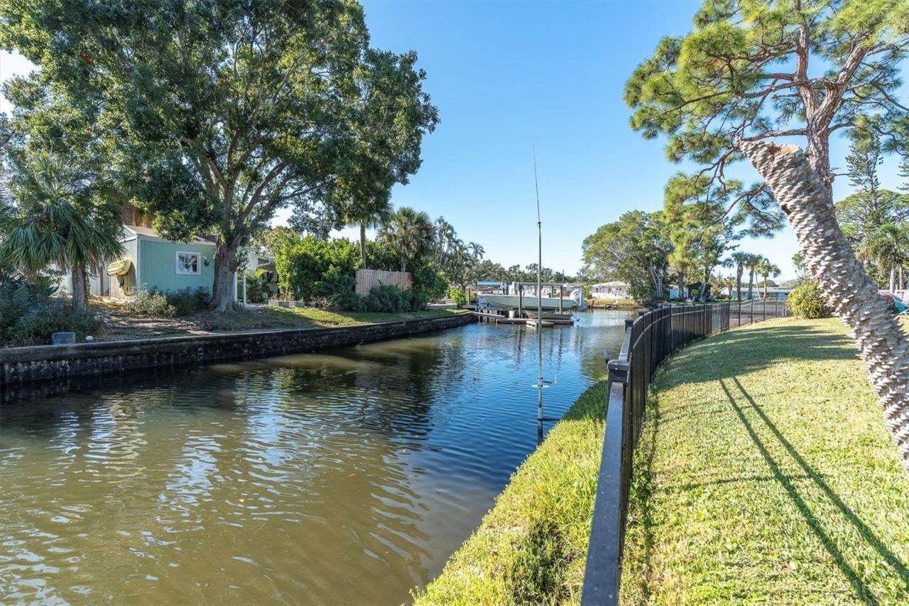 4812 Venetian Place Ne, Saint Petersburg, FL 33703 Photo