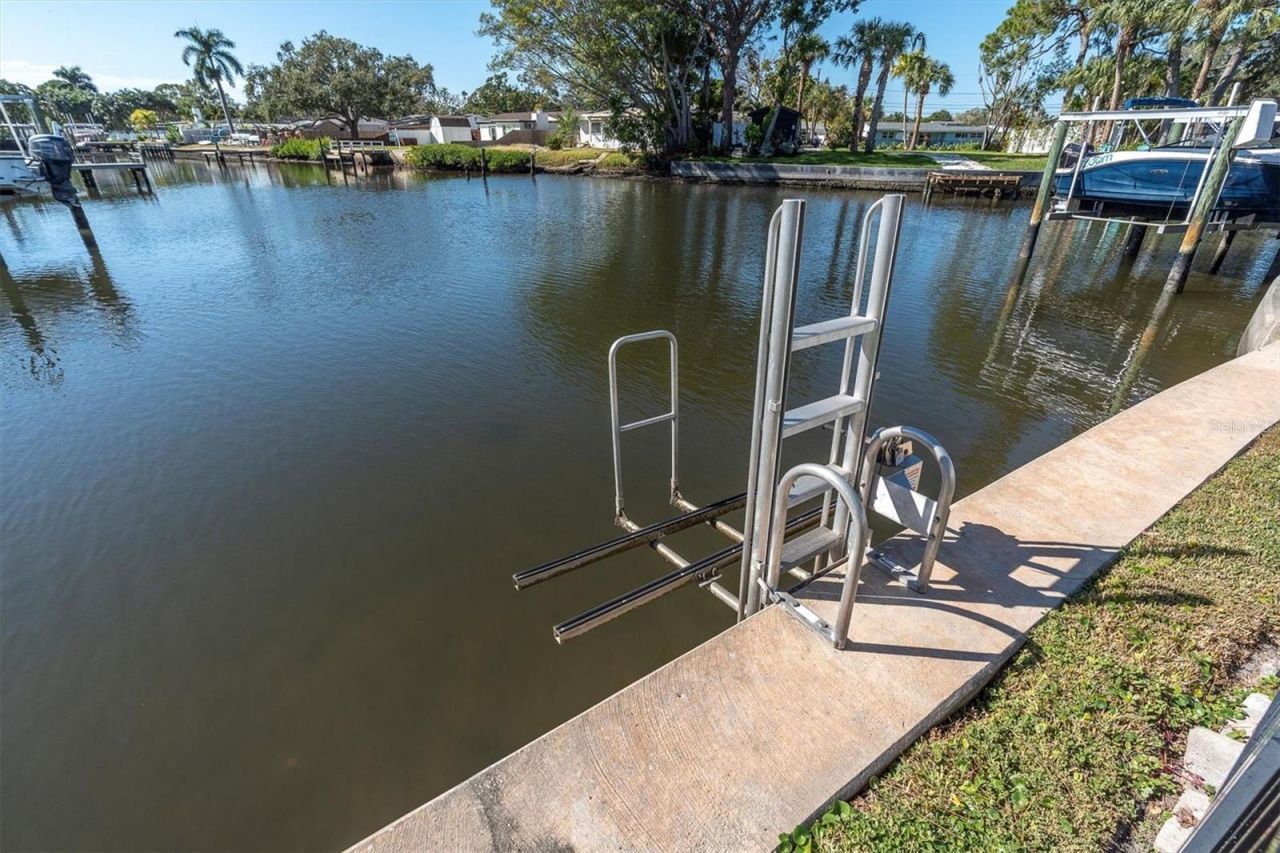 4812 Venetian Place Ne, Saint Petersburg, FL 33703 Photo