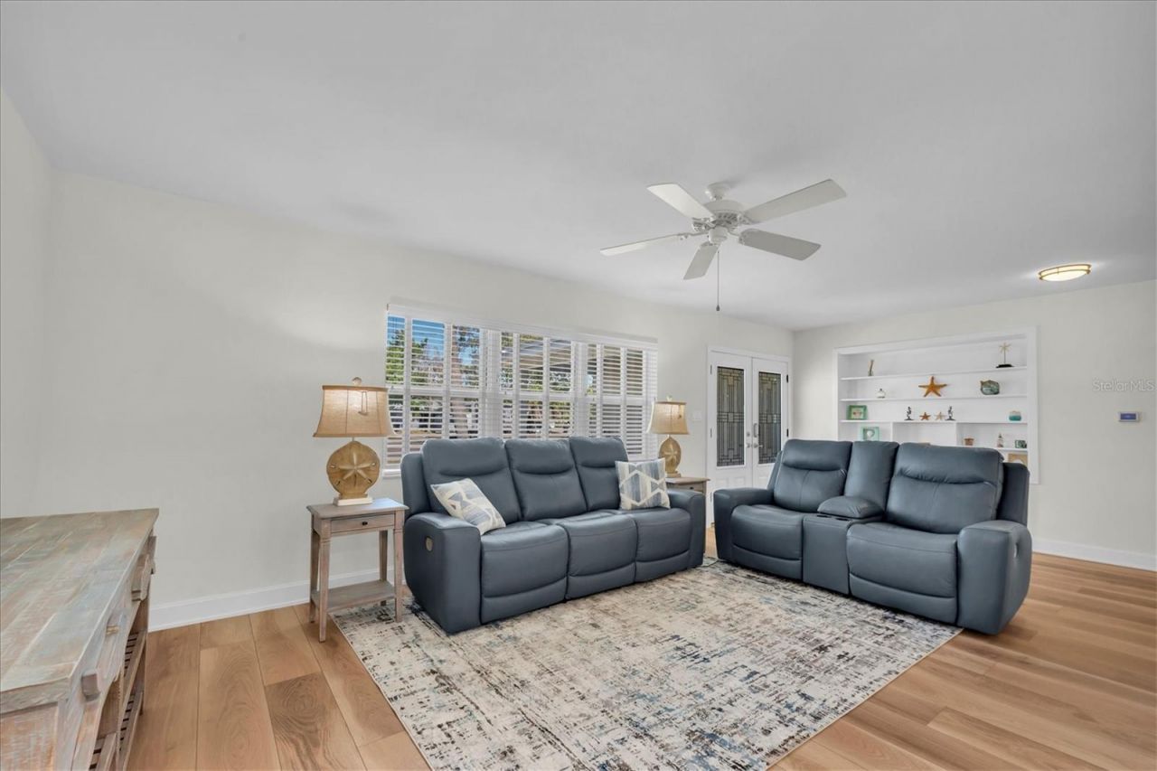 4812 Venetian Place Ne, Saint Petersburg, FL 33703 Photo