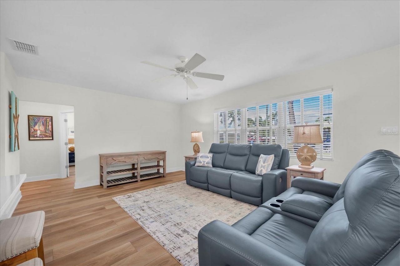 4812 Venetian Place Ne, Saint Petersburg, FL 33703 Photo