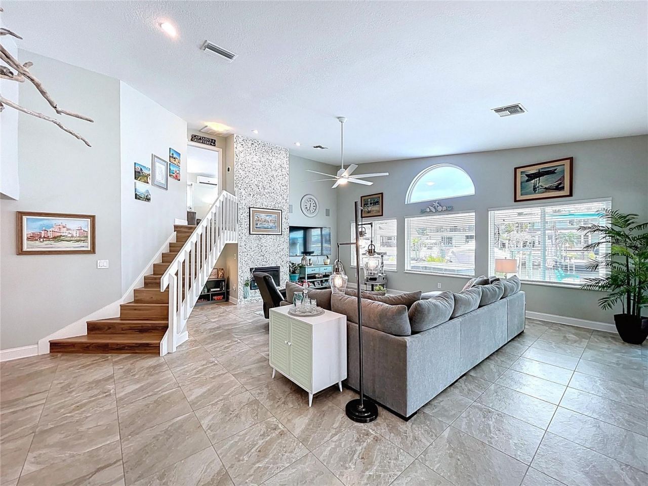 386 Westwinds Drive, Palm Harbor, FL 34683 Photo