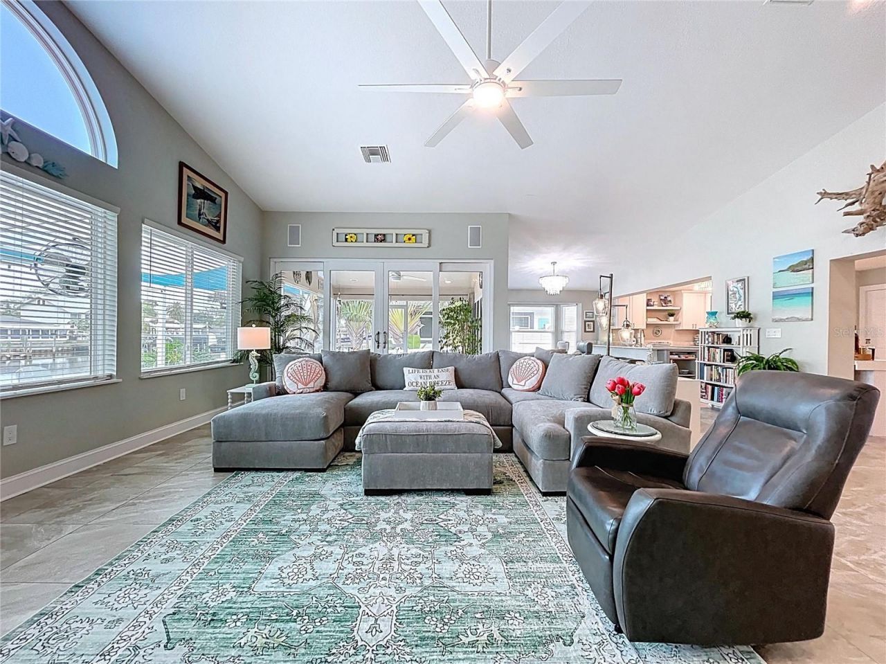 386 Westwinds Drive, Palm Harbor, FL 34683 Photo