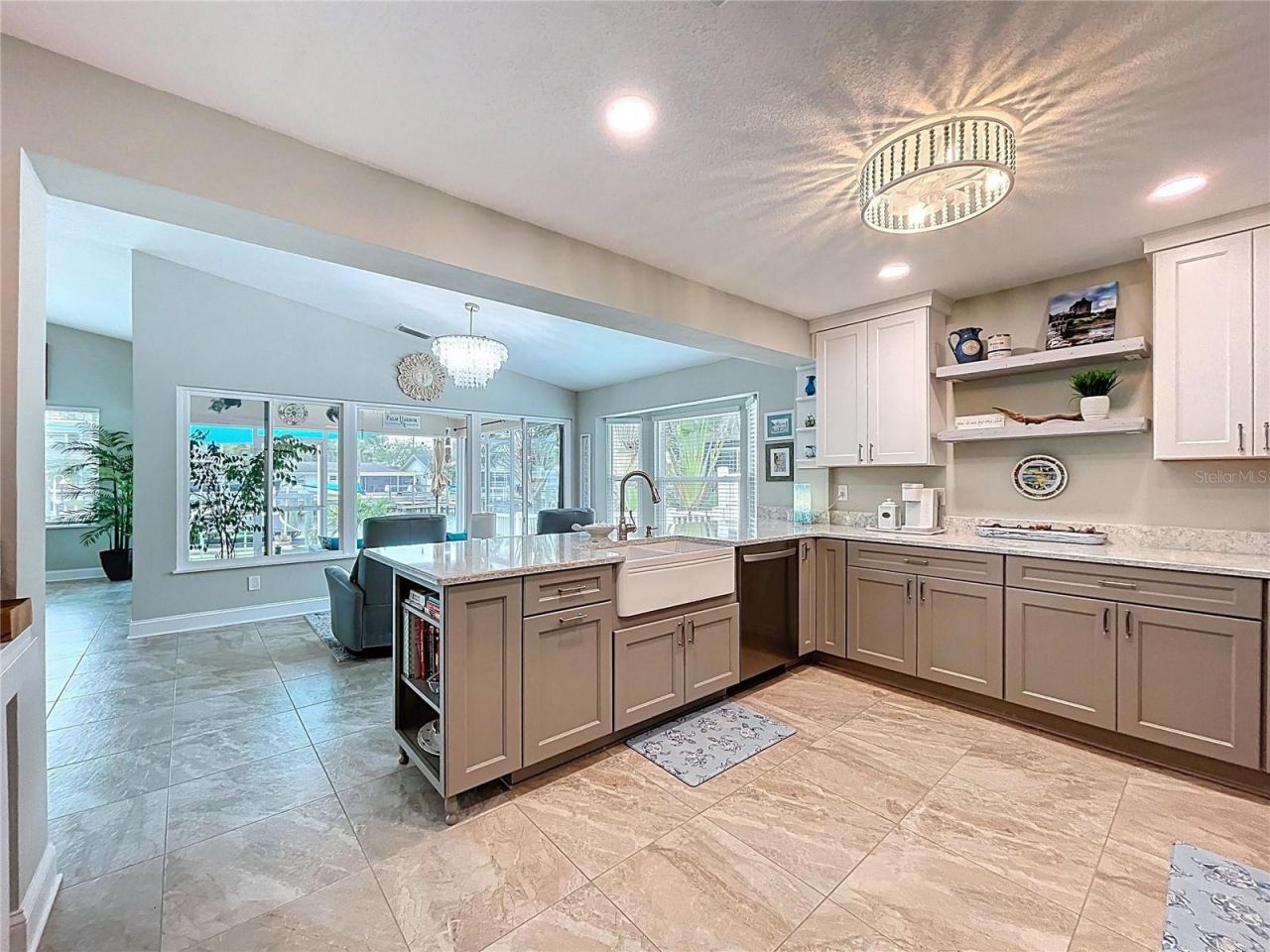 386 Westwinds Drive, Palm Harbor, FL 34683 Photo