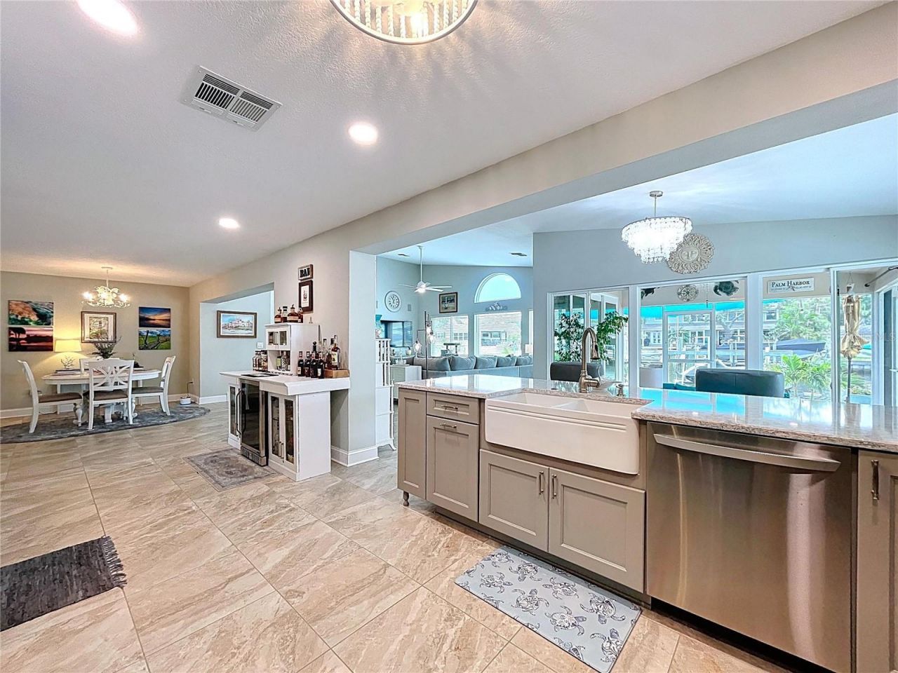 386 Westwinds Drive, Palm Harbor, FL 34683 Photo
