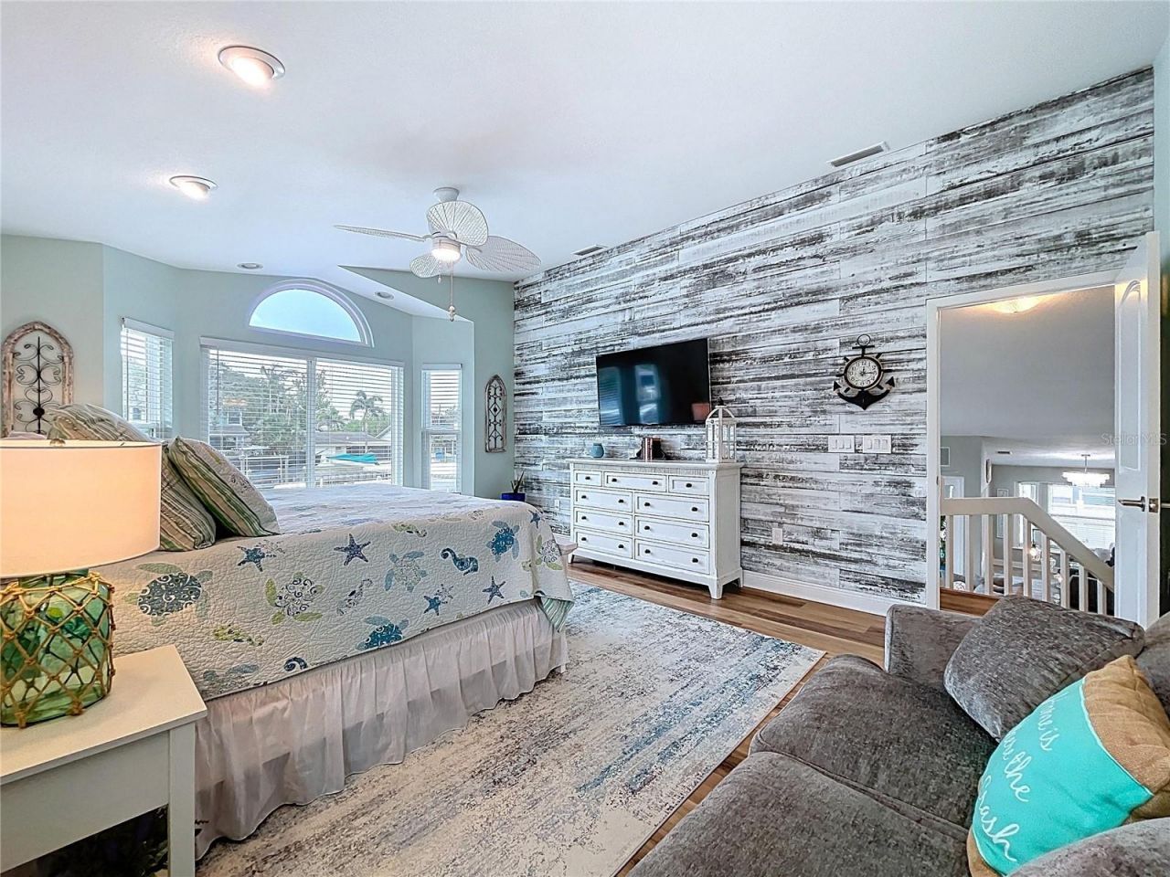 386 Westwinds Drive, Palm Harbor, FL 34683 Photo