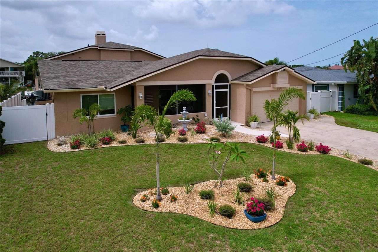 386 Westwinds Drive, Palm Harbor, FL 34683 Photo