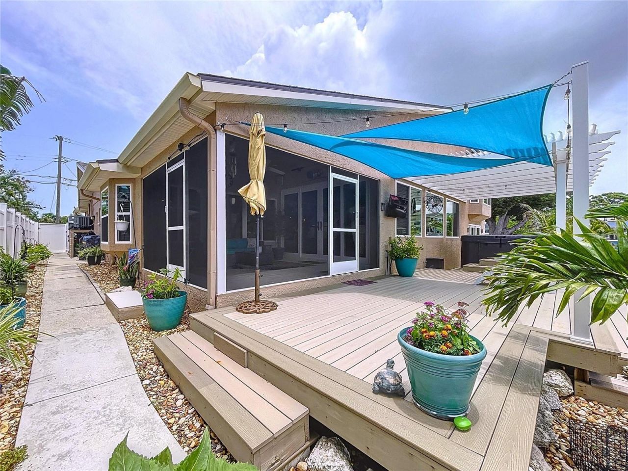 386 Westwinds Drive, Palm Harbor, FL 34683 Photo