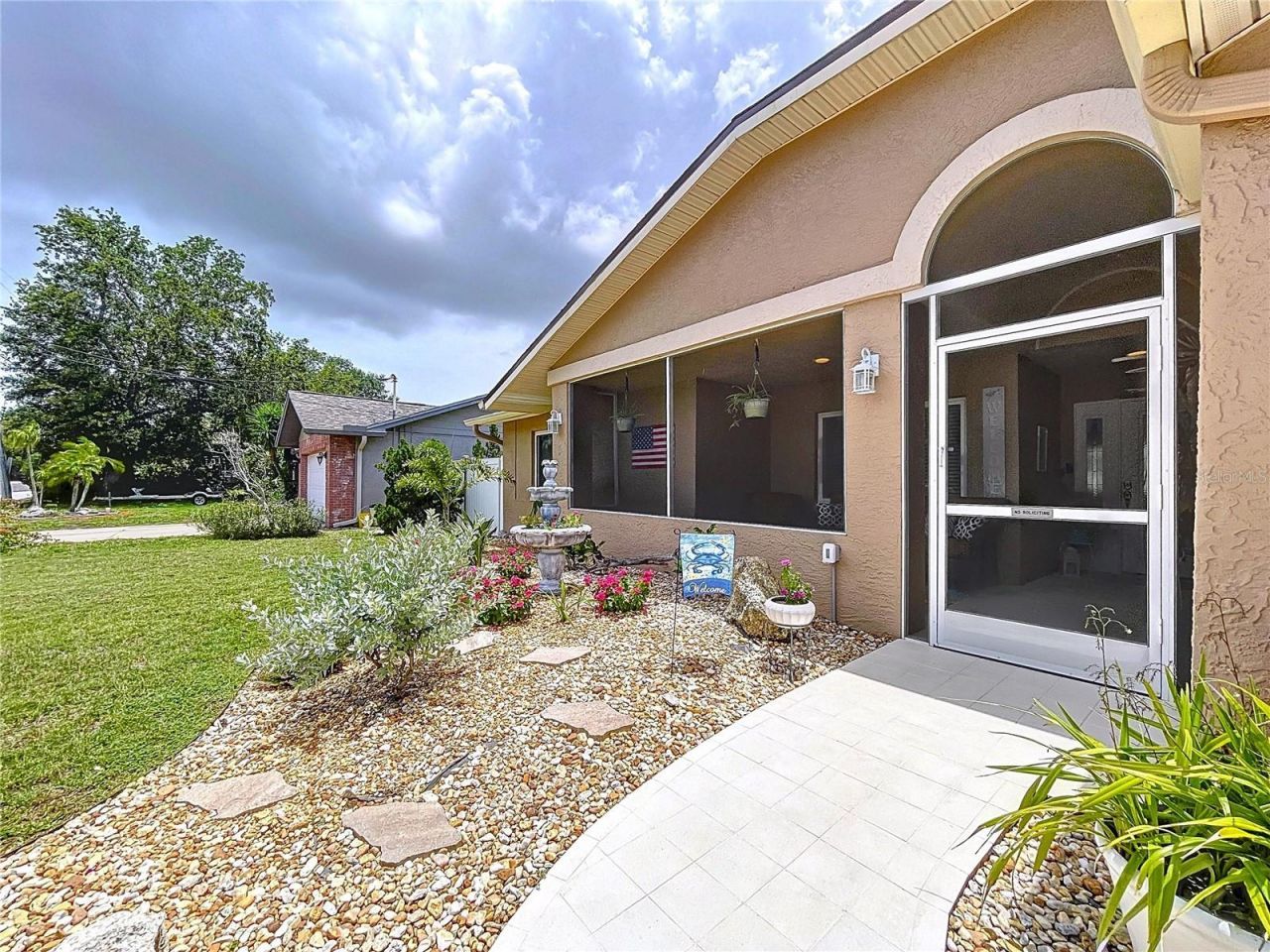 386 Westwinds Drive, Palm Harbor, FL 34683 Photo