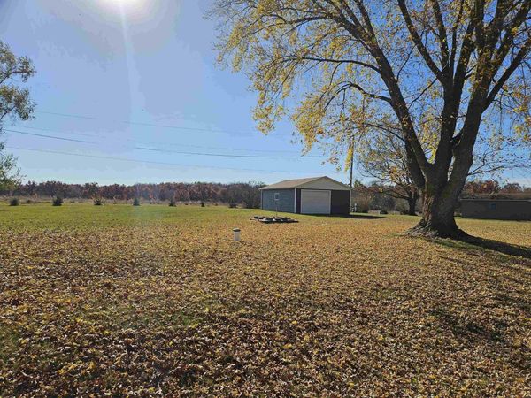 17158 191st Street, Manchester, IA 52057