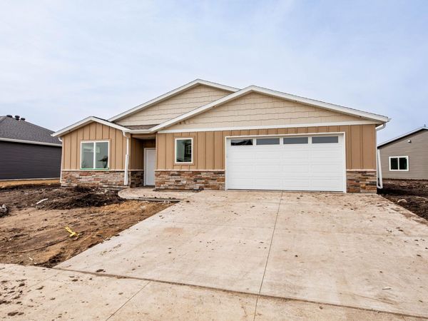 1609 5th Avenue NE, Dilworth, MN 56529