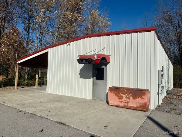 2763 Transit Road, Newfane, NY 14108