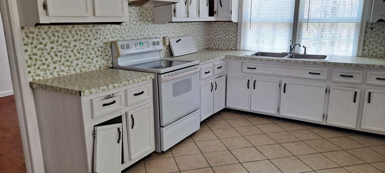 9816 Powell Rd. Photo 21