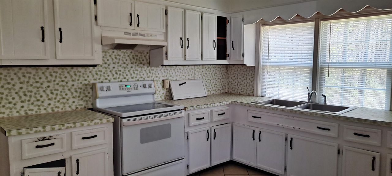 9816 Powell Rd. Photo 22