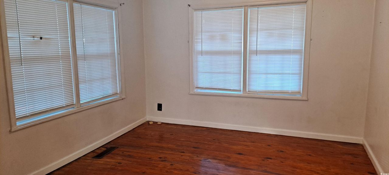 9816 Powell Rd. Photo 5