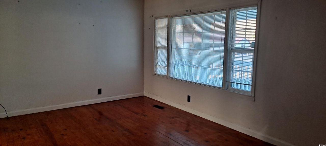 9816 Powell Rd. Photo 6