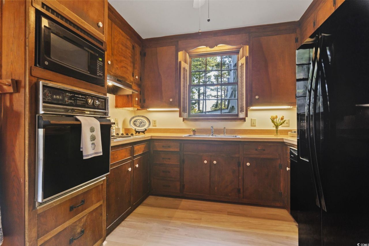 707 Thomas Ave. Photo 11