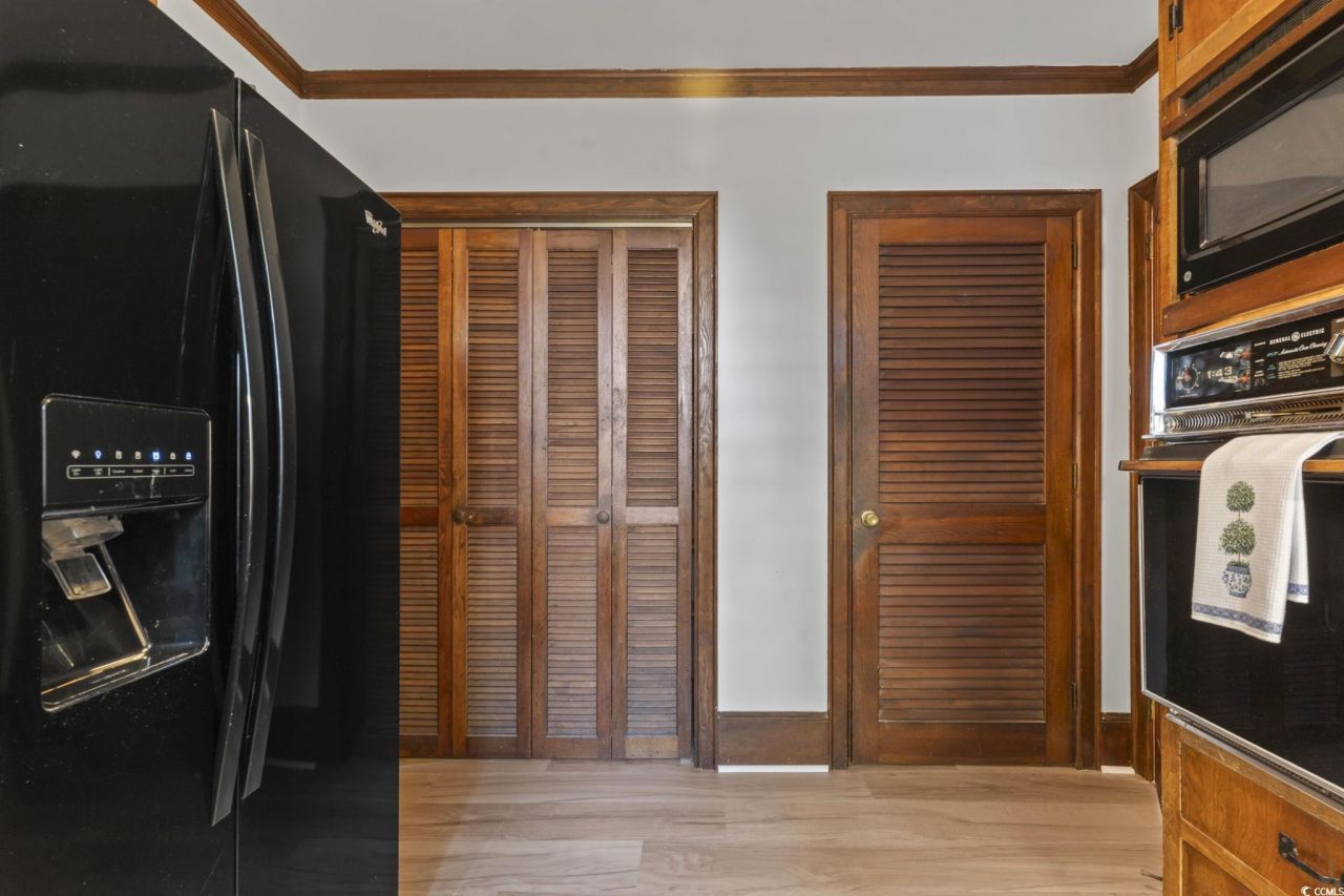 707 Thomas Ave. Photo 13