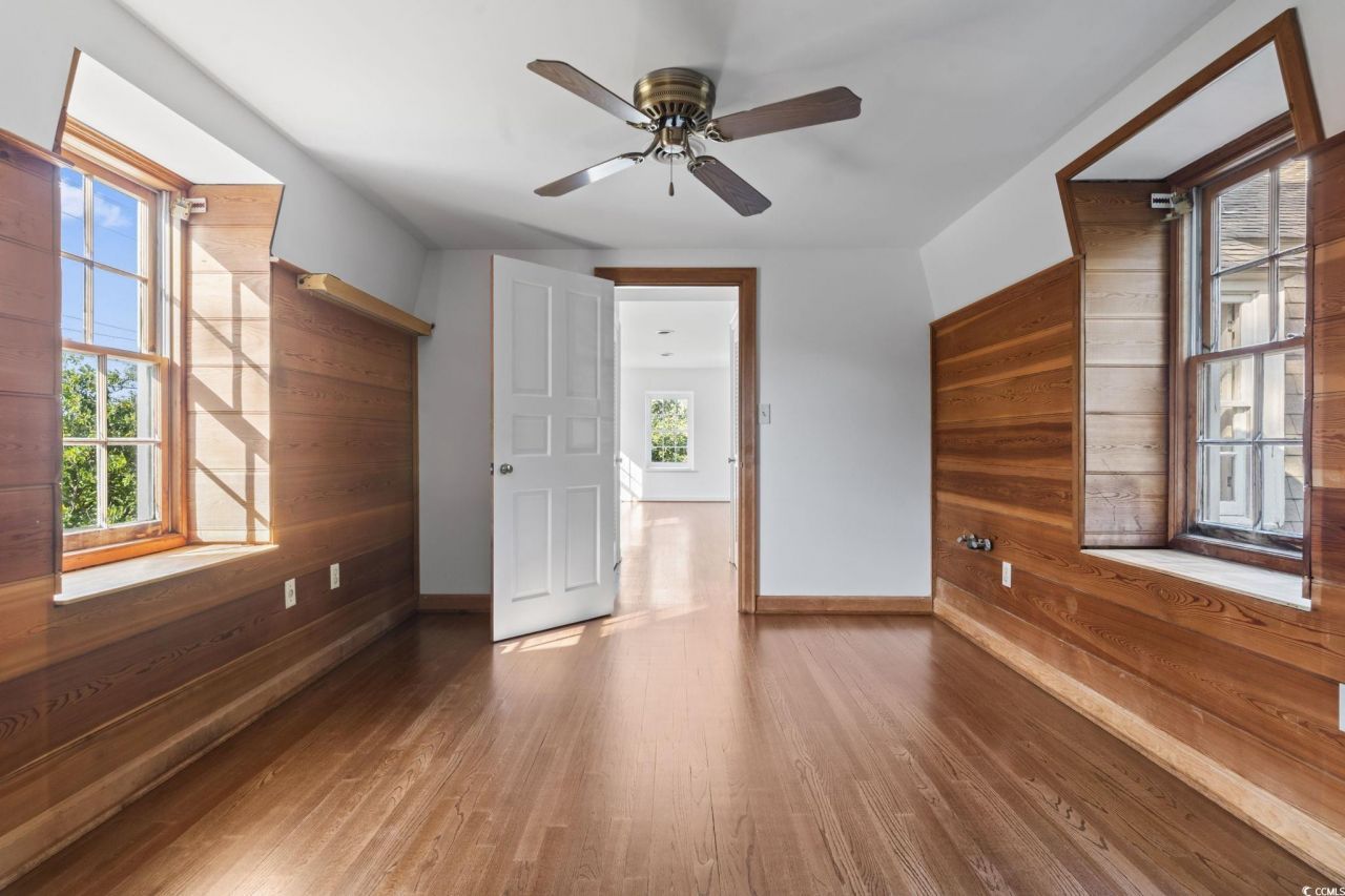 707 Thomas Ave. Photo 17