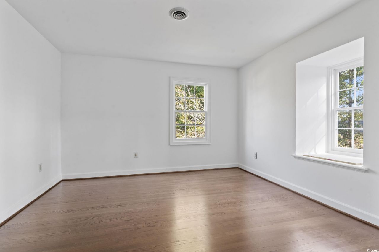 707 Thomas Ave. Photo 26