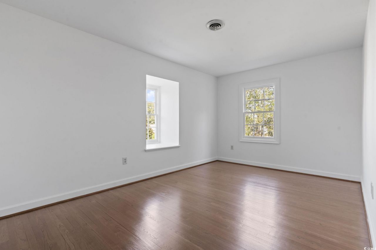 707 Thomas Ave. Photo 28