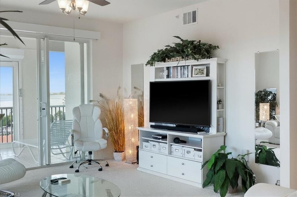 14819 Laguna Dr, Unit 501, Fort Myers, FL 33908 Photo