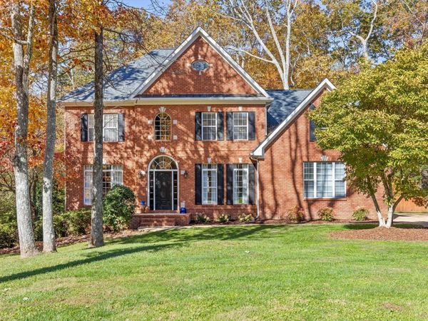 2307 Covington Cove Lane, Signal Mountain, TN 37377