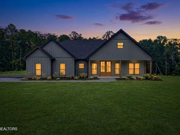 1458 Taylor Place Rd, Jamestown, TN 38556