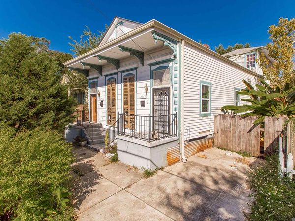 2761 Orchid St, New Orleans, LA 70119