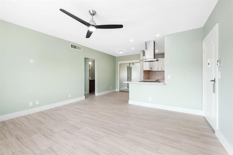 5700 NE 22nd Way, Unit 321, Fort Lauderdale, FL 33308 Photo