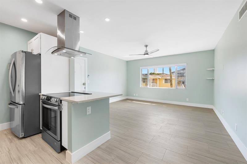 5700 NE 22nd Way, Unit 321, Fort Lauderdale, FL 33308 Photo