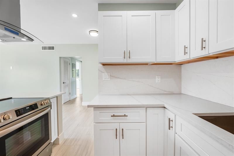 5700 NE 22nd Way, Unit 321, Fort Lauderdale, FL 33308 Photo