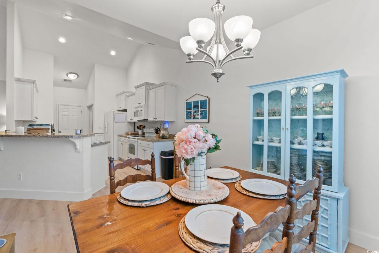 128 Carolina Oaks Dr. Photo 10