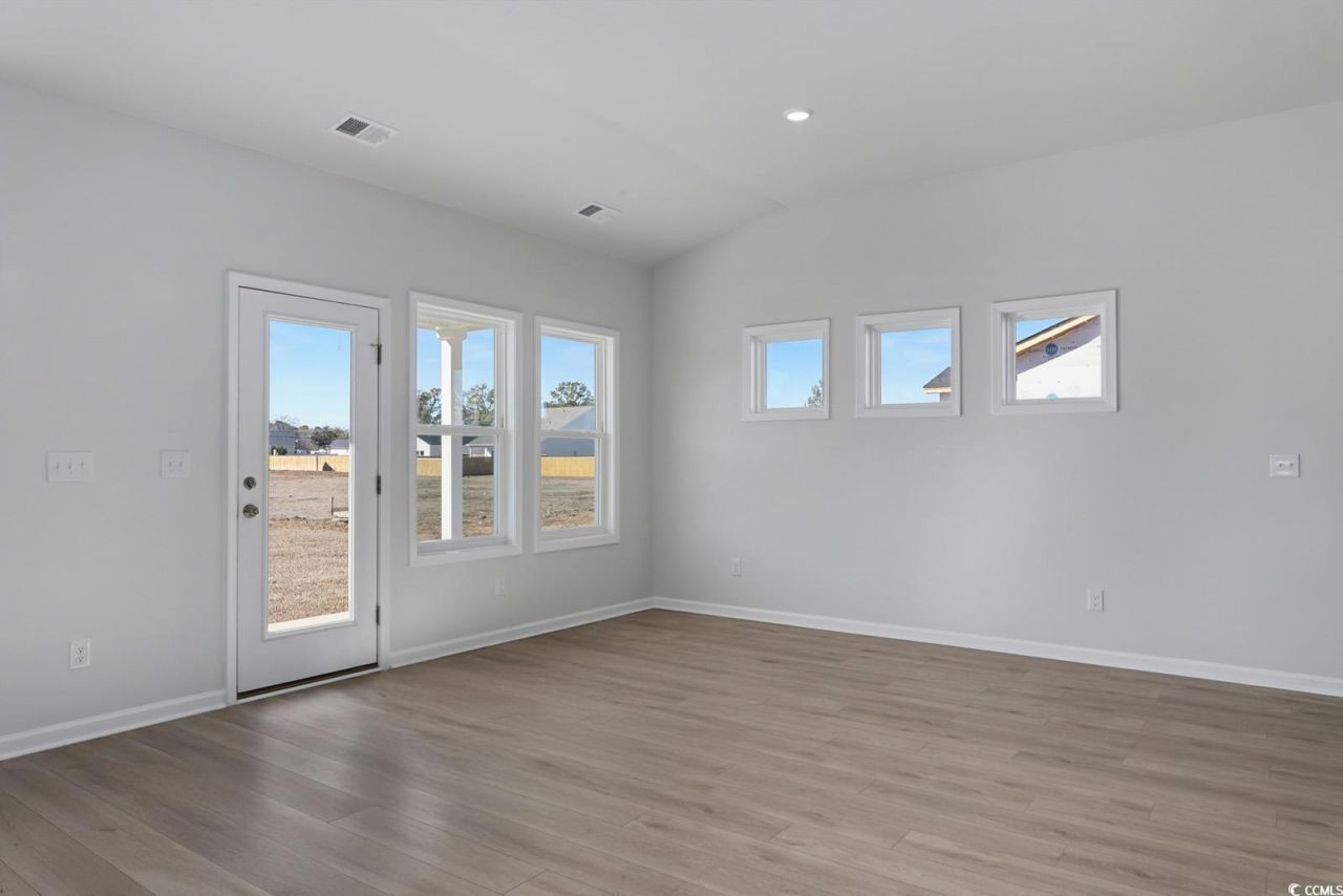 235 Sundrop Way Photo 10