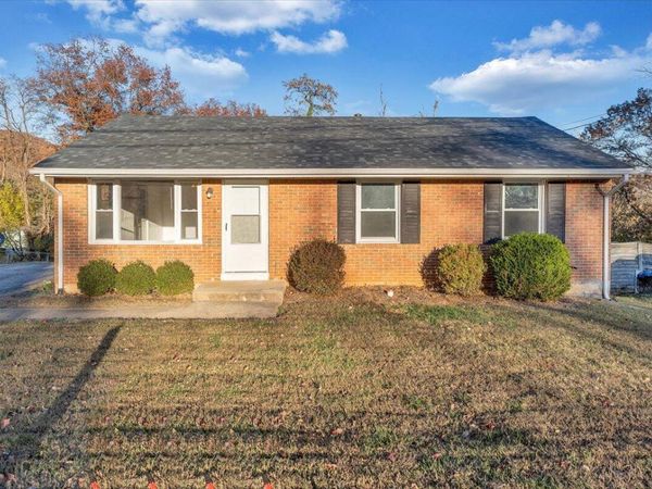 725 Ramada RD, Vinton, VA 24179