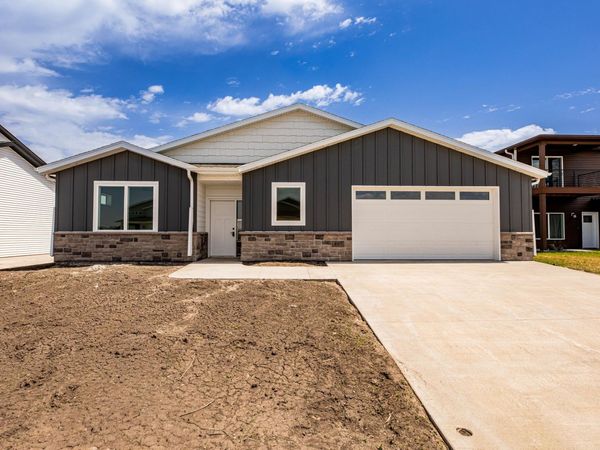 407 16th Street NE, Dilworth, MN 56529