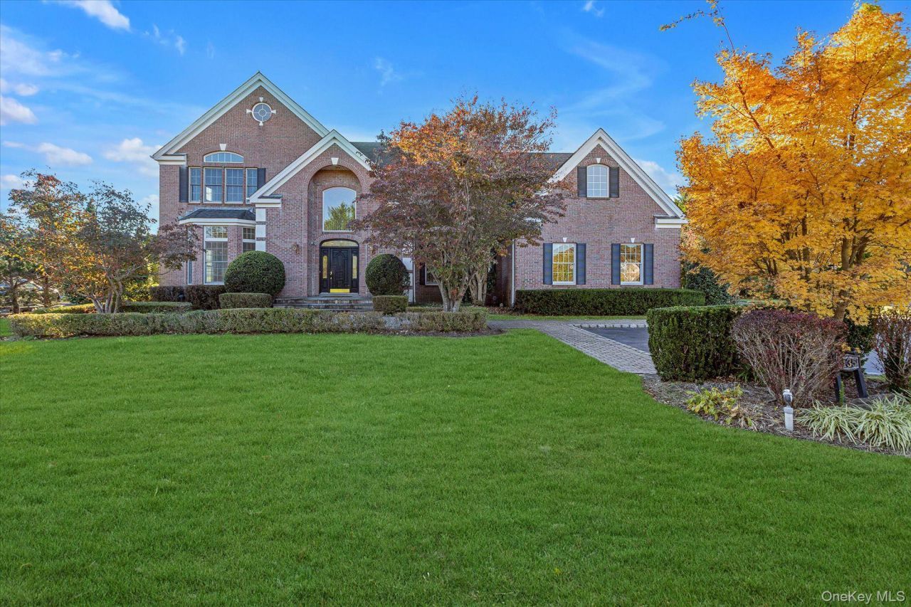 135 Elmwood Drive, Dix Hills, NY 11746 Main Photo