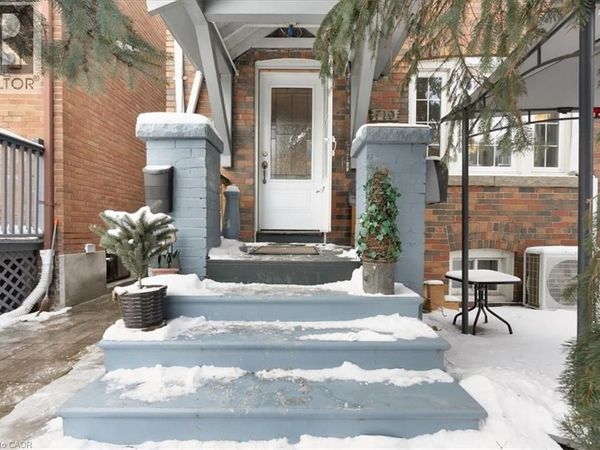 719 KINGSTON Road, Toronto, ON M4E1R8