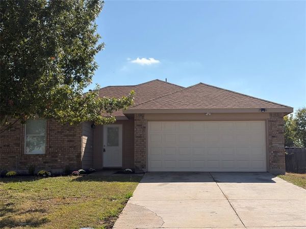 1826 Trailview Drive, Terrell, TX 75160