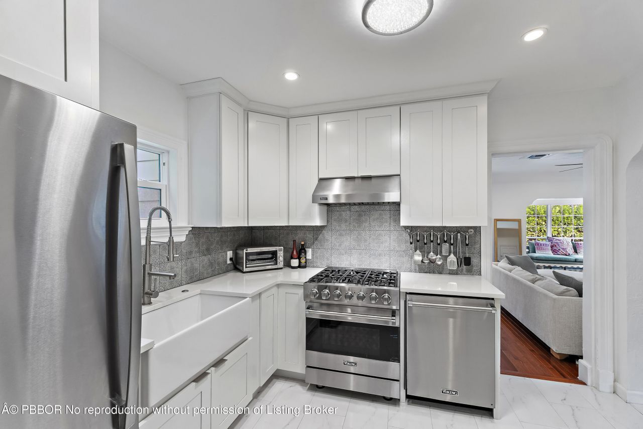 219 33rd Street, West Palm Beach, FL 33407 Photo