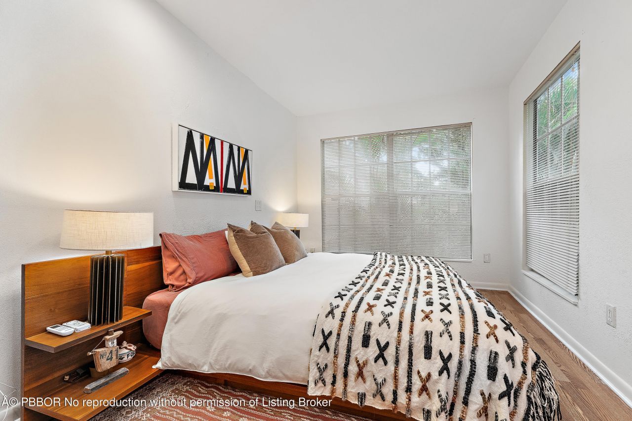 219 33rd Street, West Palm Beach, FL 33407 Photo