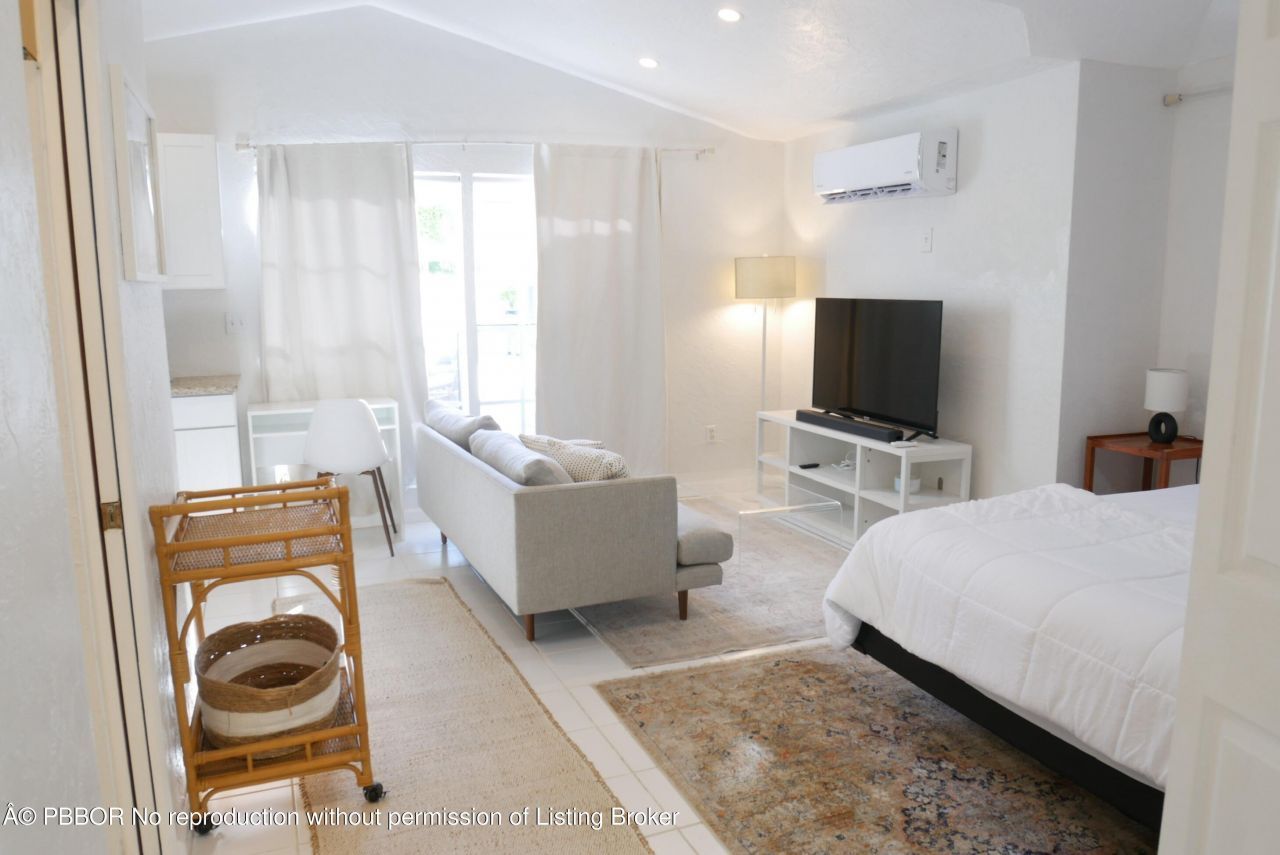 219 33rd Street, West Palm Beach, FL 33407 Photo