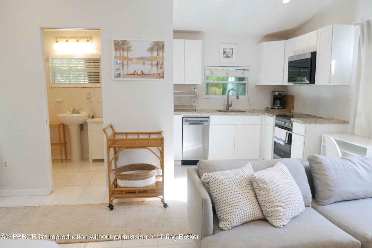 219 33rd Street, West Palm Beach, FL 33407 Photo