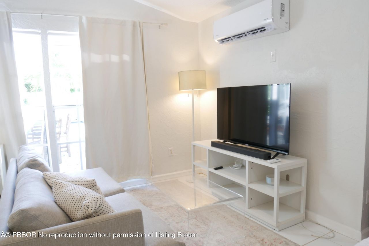 219 33rd Street, West Palm Beach, FL 33407 Photo