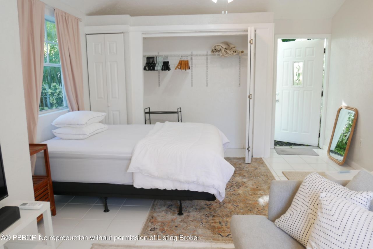 219 33rd Street, West Palm Beach, FL 33407 Photo