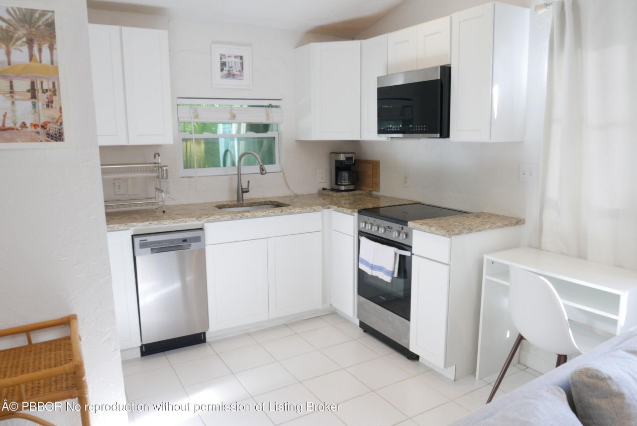 219 33rd Street, West Palm Beach, FL 33407 Photo