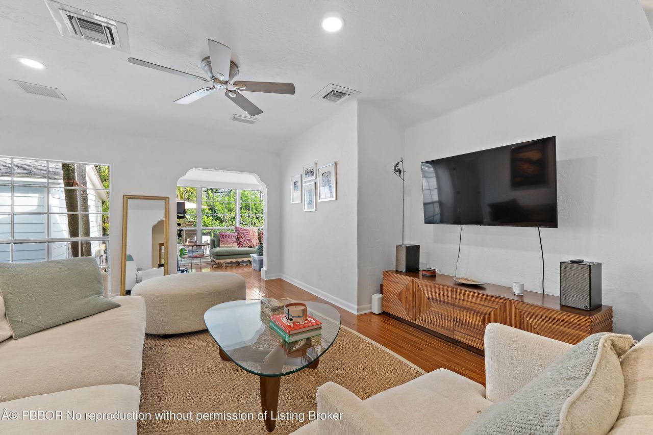 219 33rd Street, West Palm Beach, FL 33407 Photo