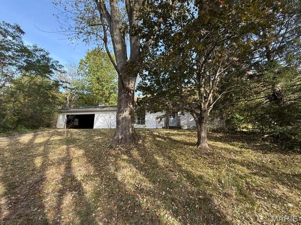 12 Smith Lane, New Florence, MO 63363